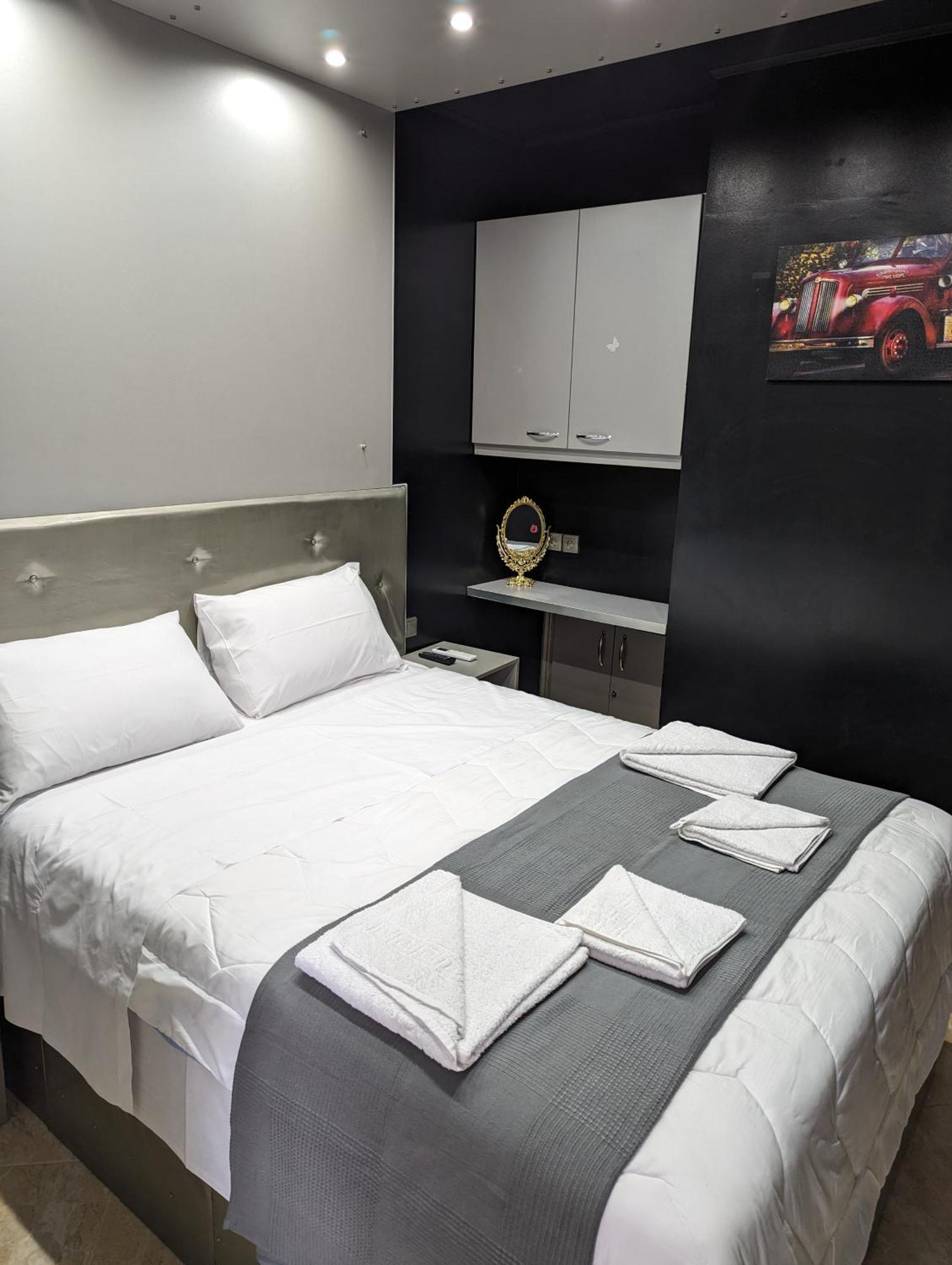 Modern Quiet Luxury Apartment Patra Exterior photo